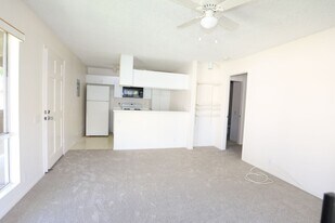 91-203-203 Hanapouli Cir in Ewa Beach, HI - Building Photo