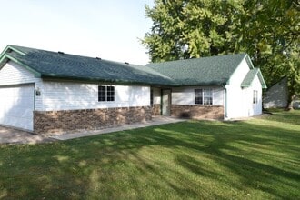 617 S Main St in Winnebago, MN - Building Photo - Building Photo