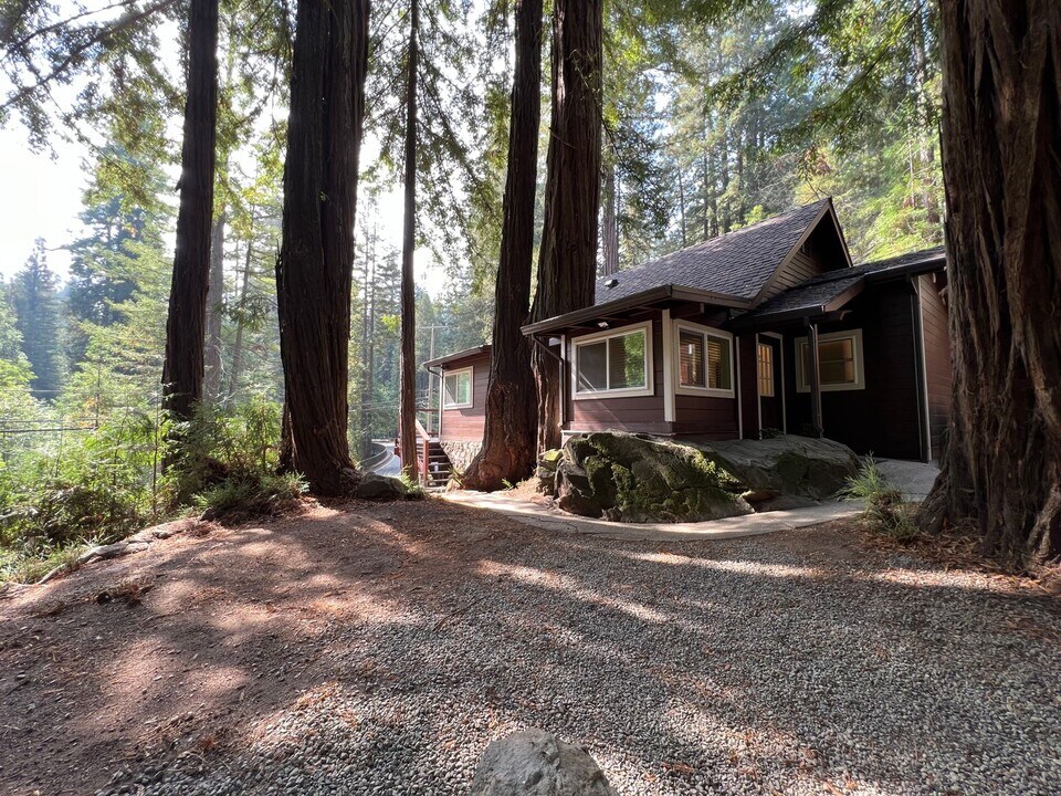 5445 Cazadero Hwy in Cazadero, CA - Building Photo