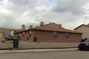 2802 La Habra St in Farmington, NM - Building Photo