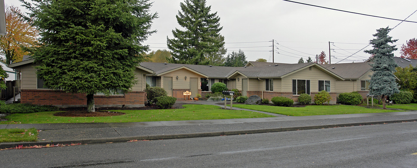 The Alsins Apartments in Sumner, WA - Building Photo