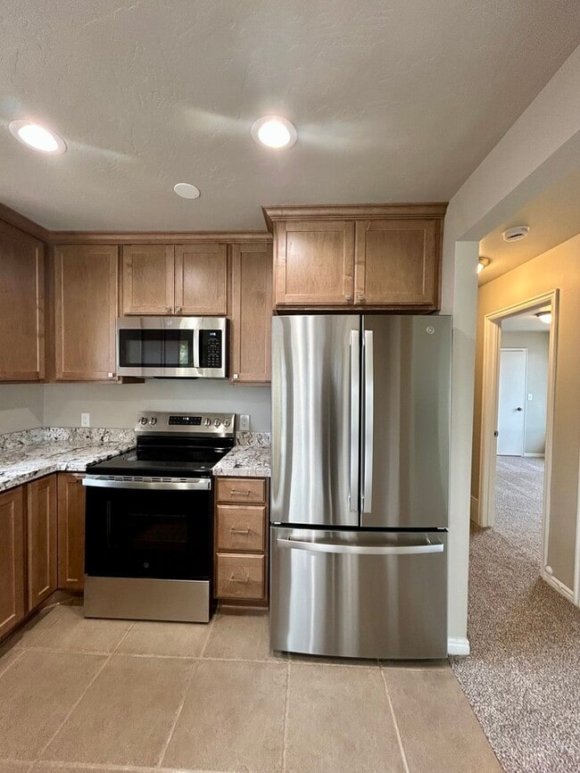 6752 Beargrass Rd in West Jordan, UT - Building Photo - Building Photo