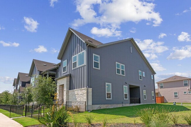 213 Flowers Ave in Hutto, TX - Building Photo - Building Photo