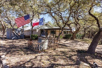 118 Buffalo Springs Crossing in New Braunfels, TX - Building Photo - Building Photo
