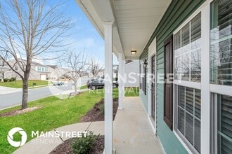 4825 Green Spring Dr in McLeansville, NC - Foto de edificio - Building Photo