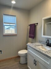 1038 N Rose St in Phoenix, OR - Building Photo - Building Photo