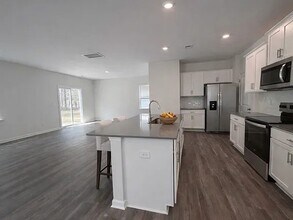 1302 37th Ave Lane NE in Hickory, NC - Building Photo - Building Photo