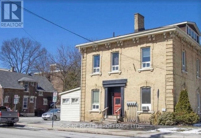 property at 106 Kent St