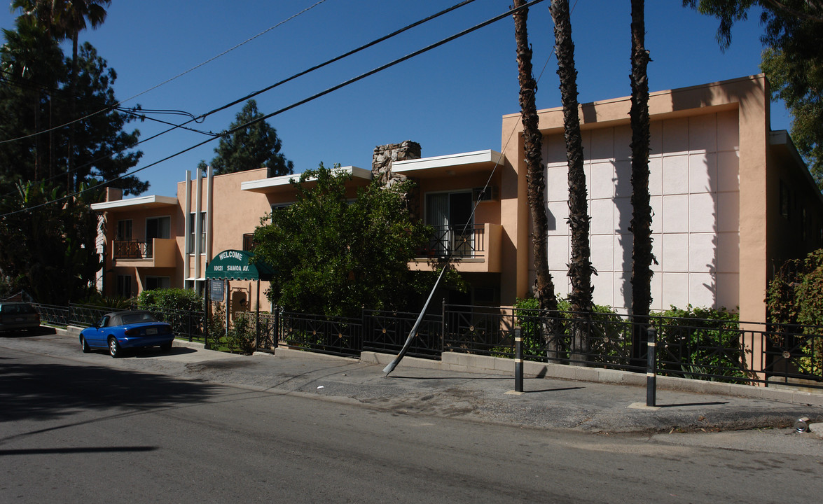 Samoan Apartments in Tujunga, CA - Foto de edificio