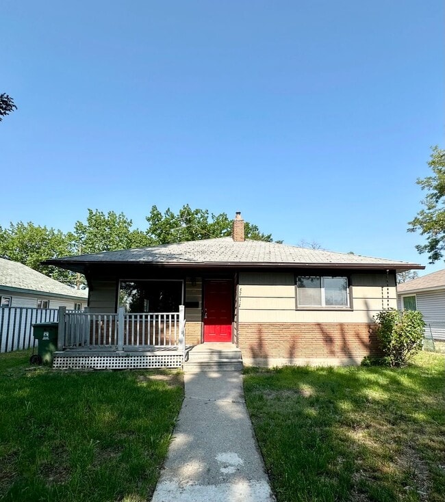 property at 5711 N Post St