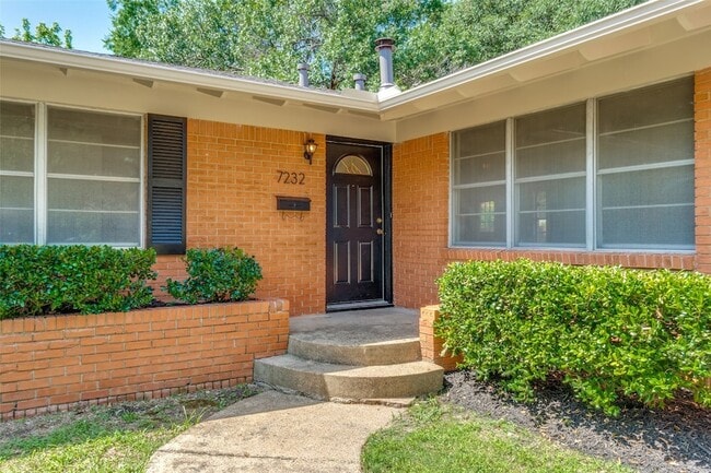 7232 Syracuse Dr, Unit 7 in Dallas, TX - Building Photo - Building Photo