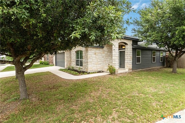 property at 421 Capistrano Dr