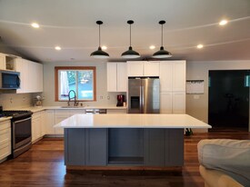 15445 63rd Ave NE in Kenmore, WA - Building Photo