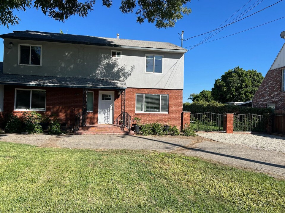 10242 Valley View Ave in Whittier, CA - Building Photo