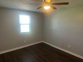 706 Eric Dr, Unit 706 in Nashville, TN - Foto de edificio - Building Photo