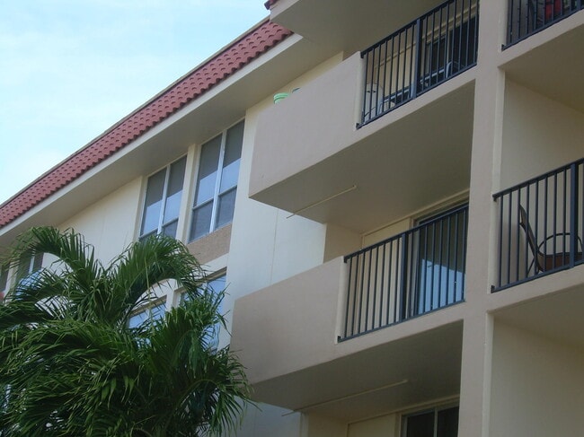property at 1000 Spanish River Rd