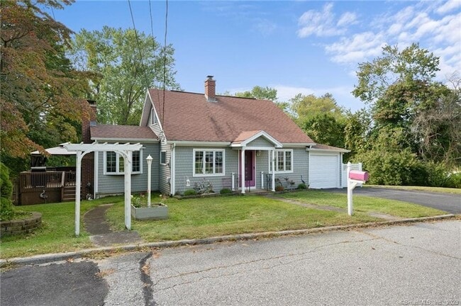 property at 6 East St