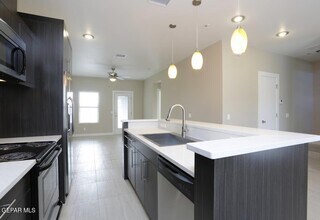 410 Thorn Ave in El Paso, TX - Building Photo - Building Photo