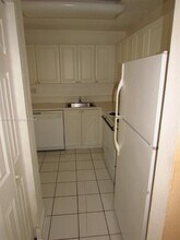 5100 SW 41st St in Hollywood, FL - Foto de edificio - Building Photo