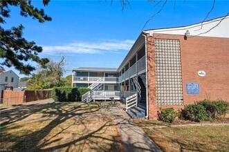 1226 Little Bay Ave, Unit 1 in Norfolk, VA - Building Photo - Building Photo