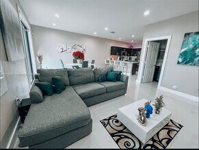 3351 W 94th Terrace in Hialeah, FL - Building Photo - Building Photo