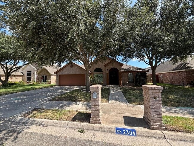 2304 Brazos Ave in McAllen, TX - Building Photo - Building Photo