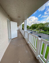 1100 NW 87th Ave in Coral Springs, FL - Building Photo - Building Photo