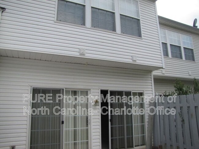 3237 Mannington Dr in Charlotte, NC - Building Photo - Building Photo