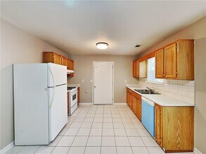 276 Village Dr in Mcdonough, GA - Building Photo - Building Photo