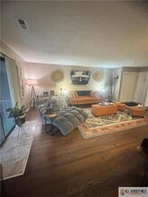 106 Edison Glen Terrace in Edison, NJ - Building Photo - Building Photo