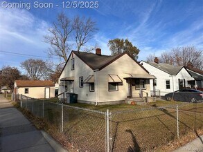 110 Hamata Ave in Hazel Park, MI - Building Photo - Building Photo