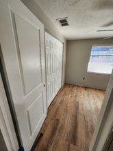 1835 Joyce St in Sarasota, FL - Foto de edificio - Building Photo