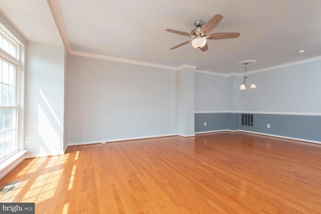 42724 Rolling Rock Square in Chantilly, VA - Building Photo - Building Photo