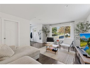 2084 Reaney Ave E in St. Paul, MN - Building Photo - Building Photo