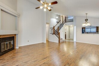 12015 Sky W Dr in Austin, TX - Building Photo - Building Photo