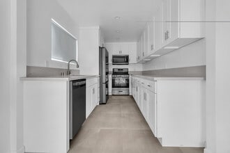 1155 Exposition Blvd in Los Angeles, CA - Building Photo - Building Photo