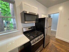 103 Renwick St, Unit 2nd Floor Unit in Newburgh, NY - Building Photo