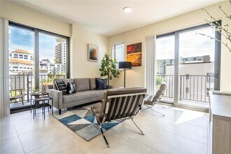 1091 Galiano St in Coral Gables, FL - Building Photo - Building Photo