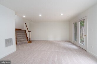 7425 Seneca Ridge Dr in McLean, VA - Building Photo - Building Photo