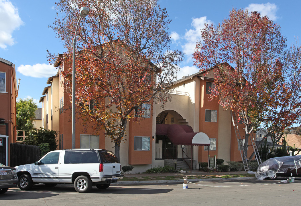 Golden Pacific Apartments in San Diego, CA - Building Photo