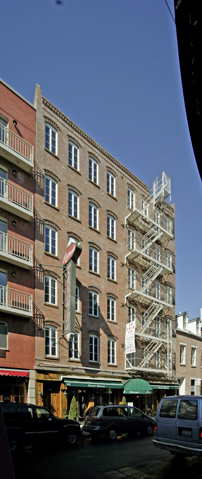 145-147 Mulberry St in New York, NY - Building Photo - Building Photo