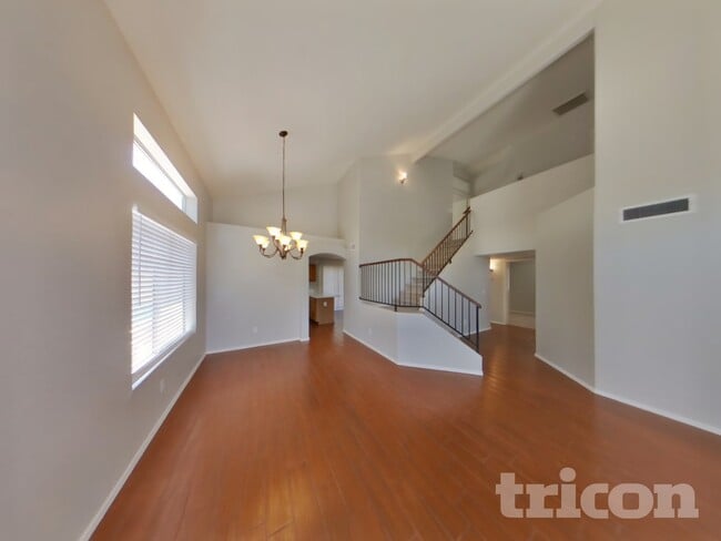 8566 W Denton Ln in Glendale, AZ - Building Photo - Building Photo