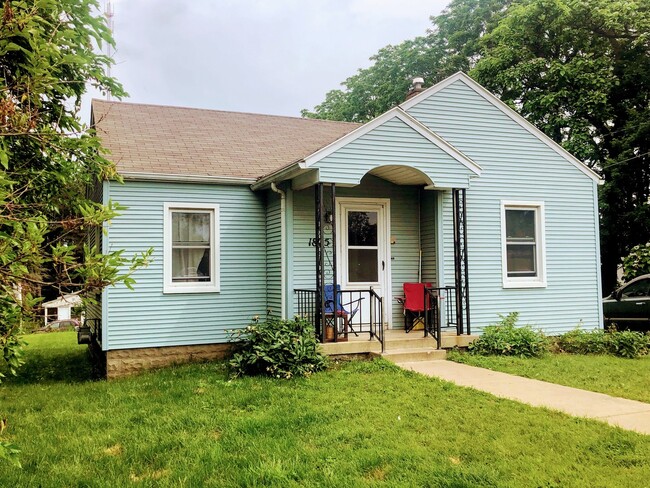 property at 1825 Leonard St NE