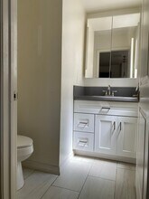 1801 W Victory Blvd in Burbank, CA - Building Photo - Building Photo