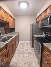 6174 Knoll Ln Ct in Willowbrook, IL - Building Photo - Building Photo