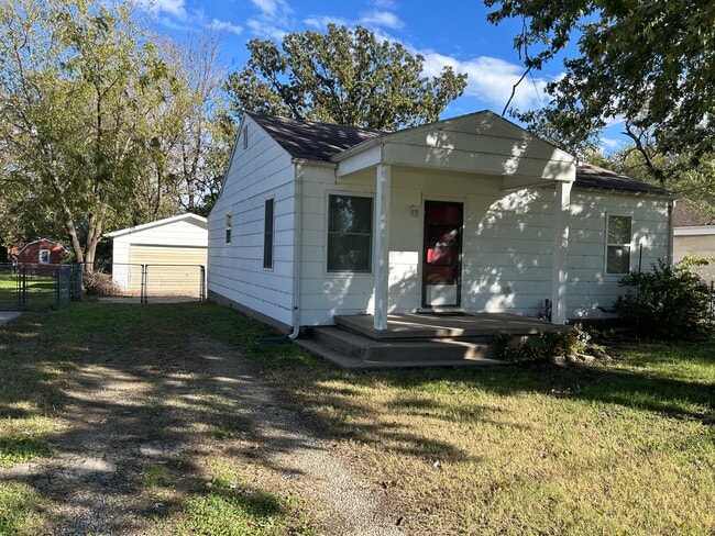 808 N Sheridan St in Wichita, KS - Building Photo - Building Photo