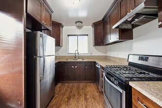 633 N Hayworth Ave in Los Angeles, CA - Foto de edificio - Interior Photo