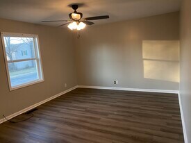 3400 Maxon Rd, Unit Unit 4 in Paducah, KY - Building Photo