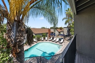 Twin Pines Apartments in Anaheim, CA - Building Photo - Building Photo