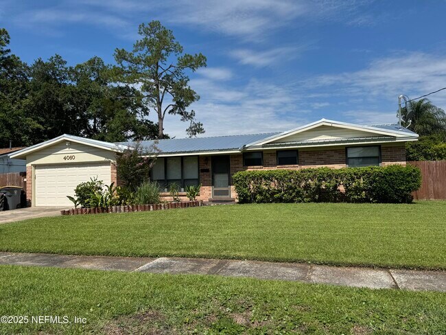 4060 Bender Rd in Jacksonville, FL - Building Photo - Building Photo